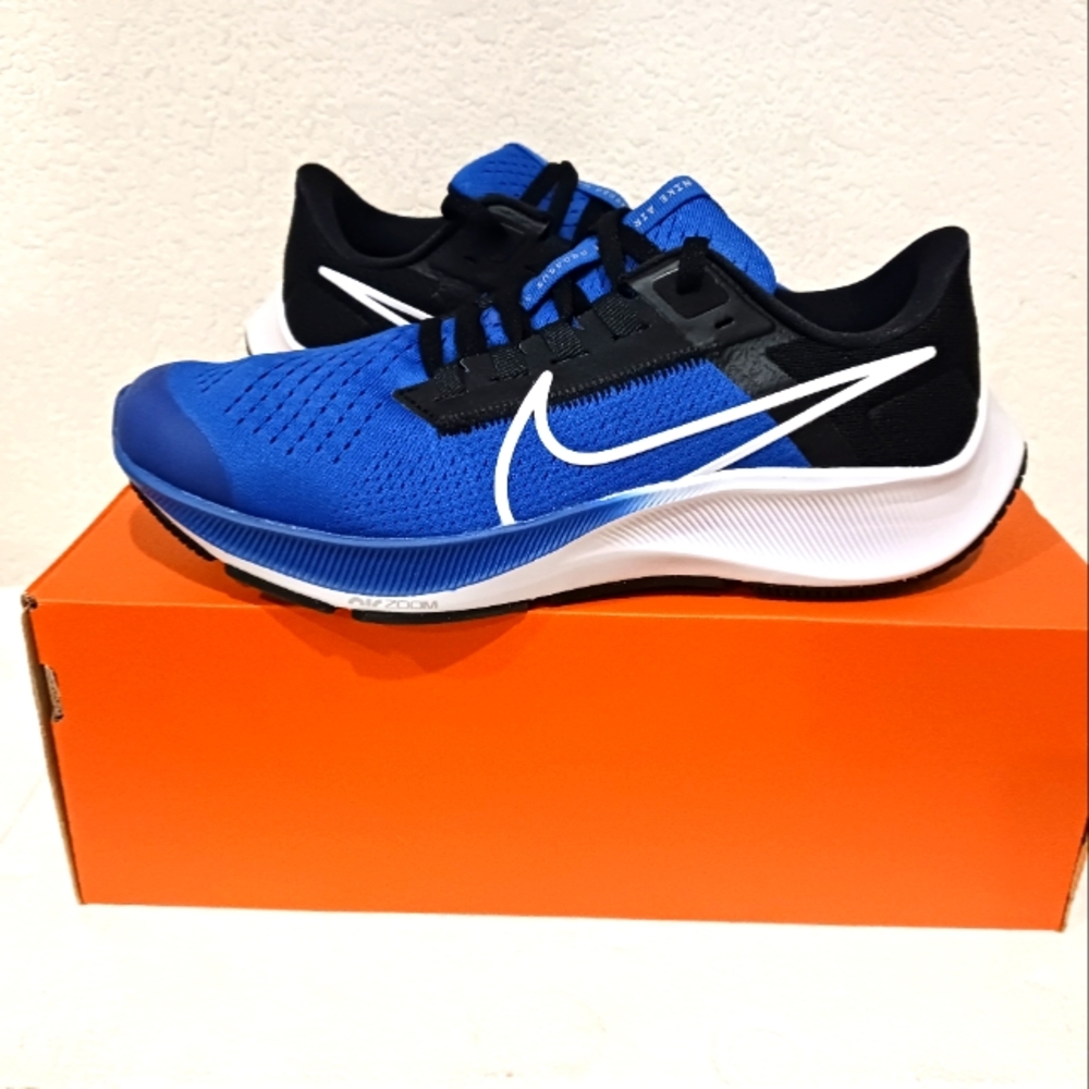 Nike - Picture 1 of 4
